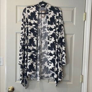Chic Black and White Women's Cardigan